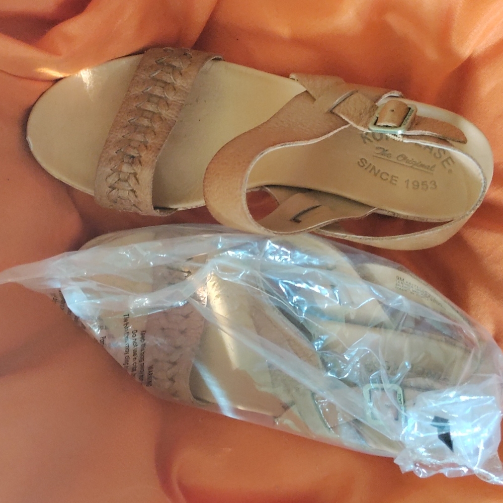 Kork Ease Austin Nwot sandals